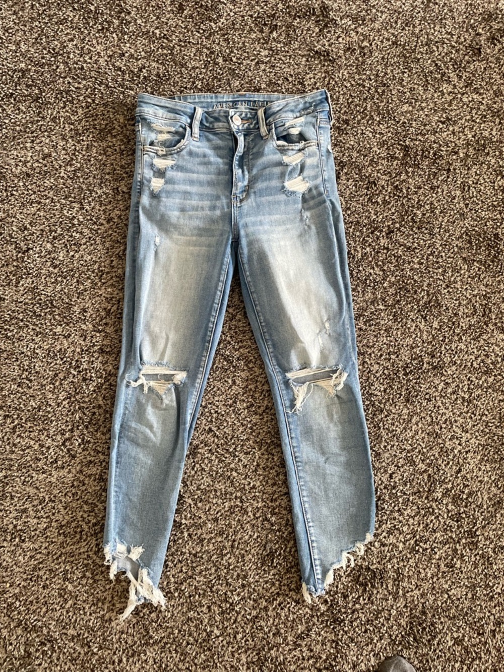 American Eagle Outfitters Light Blue Distressed Cropped Jeans